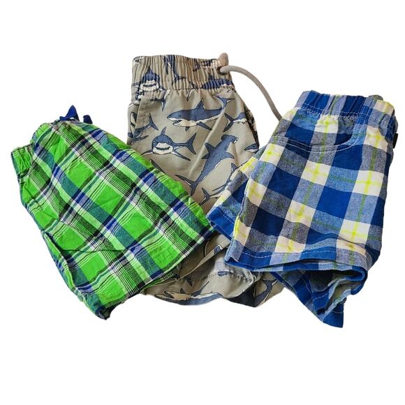 Lot of three pair of baby shorts Blue & Green Plaid & Grey Sharks Size 9 -18 - Picture 1 of 7